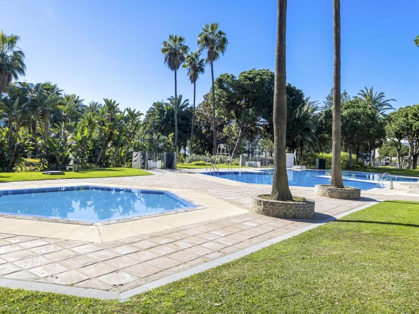 Apartamento De 2 Dormitorios En Playas Del Duque Marbella Exteriér fotografie