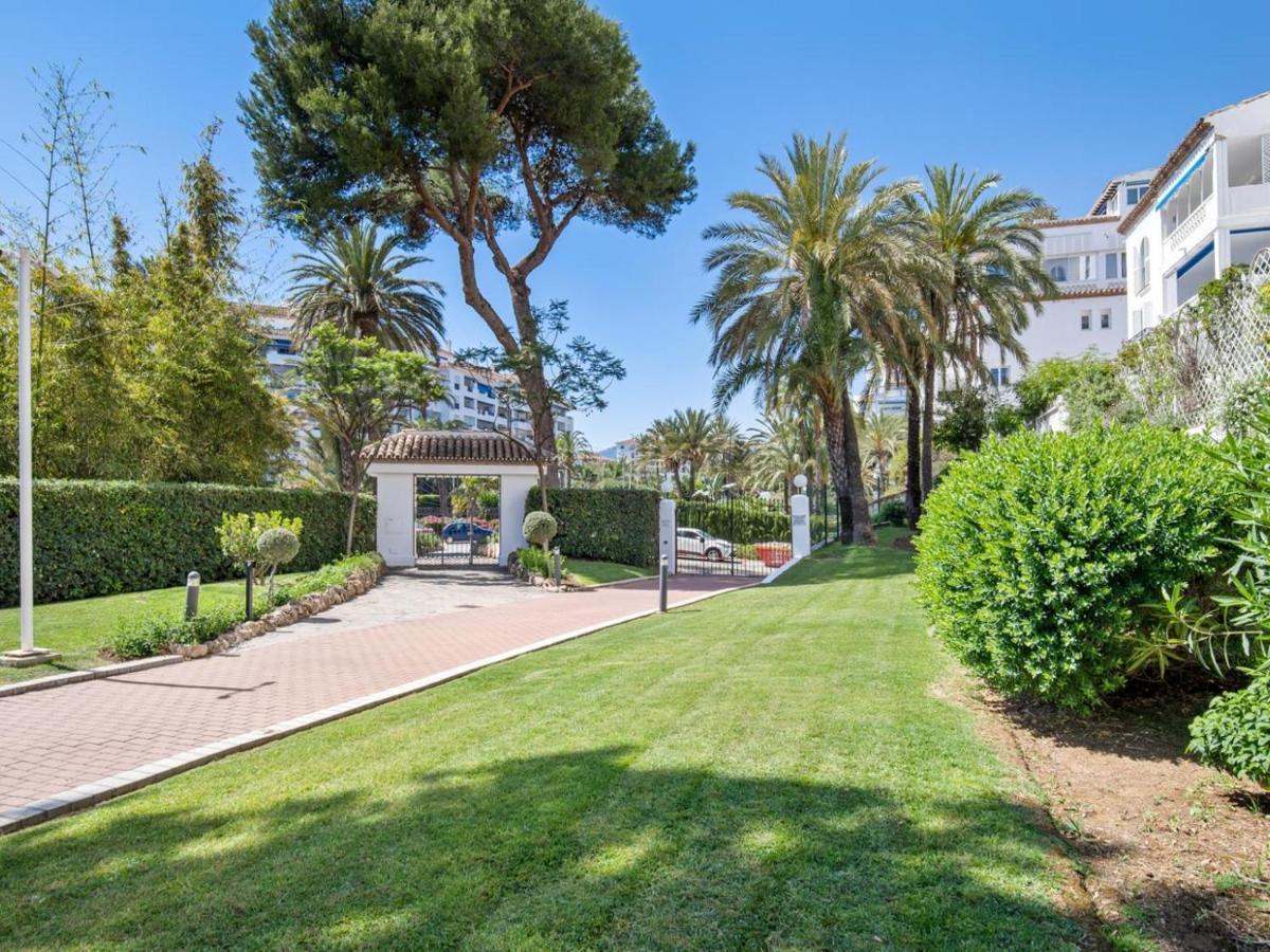 Apartamento De 2 Dormitorios En Playas Del Duque Marbella Exteriér fotografie
